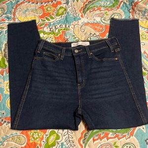 Levi’s distressed ragged hem high rise skinny jeans size 6